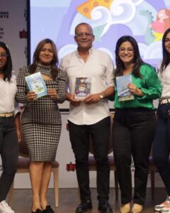 La gobernación del Atlántico y la Universidad del Norte reconocen el proyector escritor en el aula de la Institución Educativa Pánfilo Cantillo de Campos de la Cruz en cabeza de su Rector Moisés Martínez en el marco del lanzamiento de la estrategia de lectura y oralidad.